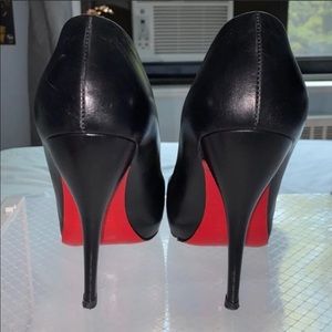 Christian Louboutin black round toe pumps *SALE*